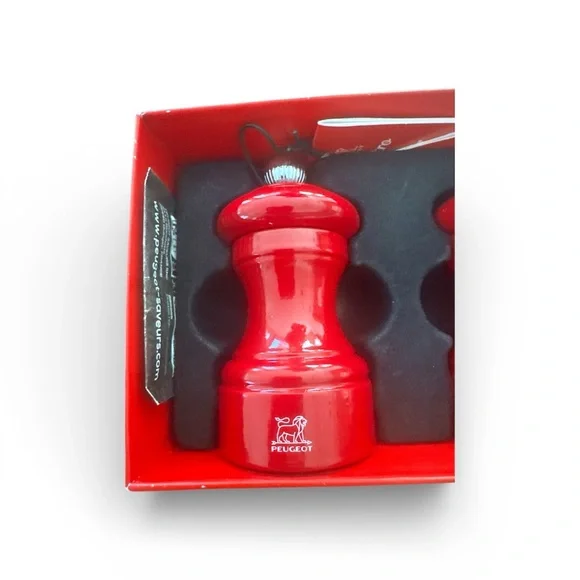 Peugeot Vibrant Red Mill Set